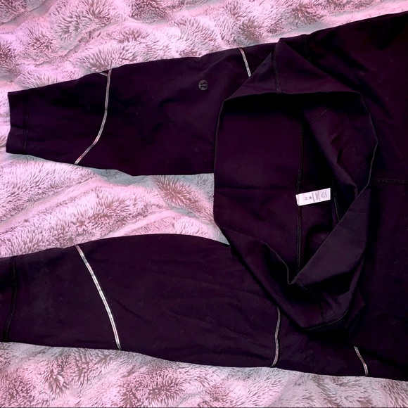 Lululemon legging 💕💕 - Picture 3 of 7